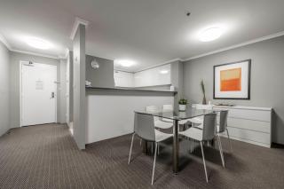 Braddon Bliss - Sleek Apartment Near Attractions - 3