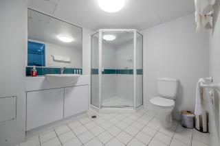 Braddon Bliss - Sleek Apartment Near Attractions - 5