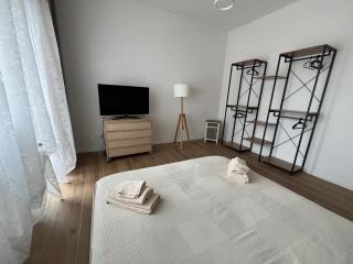 Pollyhouse - 8