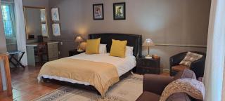 HouseMartin Lodge & Self Catering - De Rust - 9
