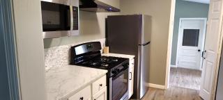 Cozy 2-Bedroom, 1-Bathroom Haven in Tulsa! - Tulsa - 4