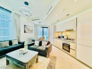 Elegant 2BR Escape in Sobha Waves Near Downtown - Dubai - 8