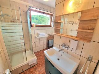 Apartament Kacperek samo centrum, Willowa 4A - 2 sypialnie, salon - dla rodziny 4-5 os - 7