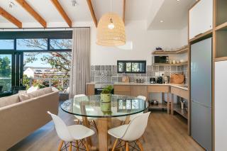 Sunny Double Volume Penthouse, All Ensuite - 6