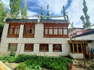 Ladakh Residency by LexStays - Leh - 6