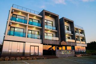 Petit Jeju Victor - 2