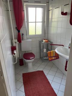 Privatzimmer im Landhaus mit großem Garten und Parkplatz - Reckershausen - 9