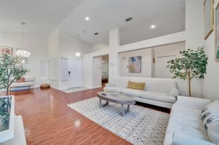 # Marbella Lane - 4BR Lavish Castle Retreat - Indio - 7