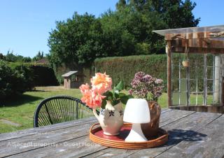 Kirsebærkroen - The Inn Between - 2