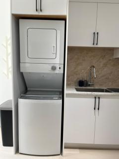 Cozy Modern 1BR Private Entrance - Vancouver - 8