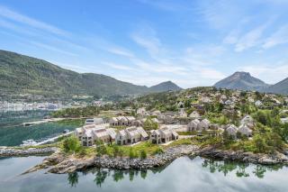 Modern house by the Fjord in Sandane, Nordfjord. - Sandane - 0