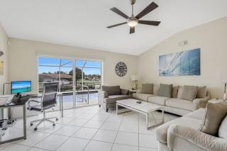 Pet-friendly home with southern exposure and pool - 5