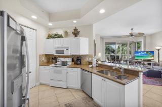 Peaceful condo with pool and steps to South Beach - 2