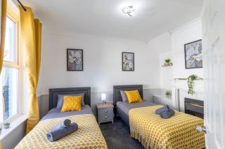Open Mind Property - 6 Beds & Free Parking - 6