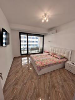 Teacher3 - Mamaia - 2