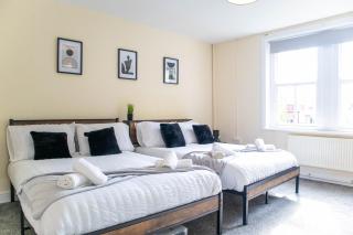 3 Bedroom House - Free Parking-Hospital-Contractors-Families - Leeds - 8