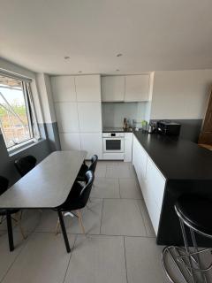 Modern and cozy two bed in Clapham 5 - 7