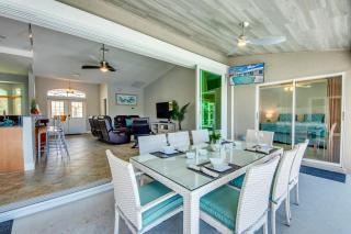 CoralVilla Tropical Breeze - pool, good boat location, BBQ, Tiki hut - 1