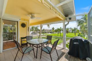 Bonita Beach Getaway, 2 Bed, 2 Bath Couples Beach Escape - 9