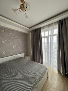 Spacious apartment with 2 balconies - Tiflis - 2