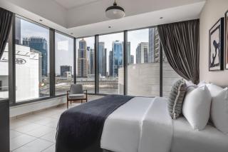 Blueground Silverene Tower B pool marina view DXB-1438 - Dubai - 1