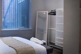 Spacious Apartment In City Centre - Free Parking - 6