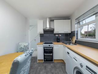 Southend Retreat KING SUITE Luxury stay with parking - 2