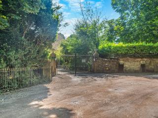 Orchard Cottage - - 9