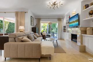 ViVi Homes -Villa Alpetona Private Pool, Garden & Terrace - Mijas Costa - 7
