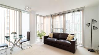 Cotels at The HUB Serviced Apartments, Superfast Broadband, Central Location, Free Parking - Milton Keynes - 3