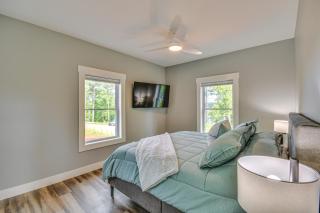 Hot Tub and Dock Lakefront Connelly Springs Escape - Connelly Springs - 1