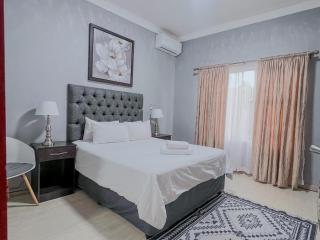 La Bronze Guest Lodge - Newcastle - 8