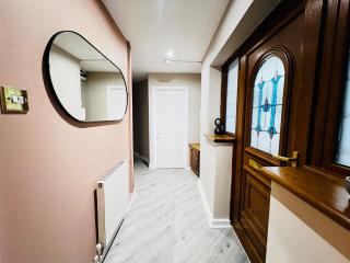 Irene Suite By Koya Homes - 2-Bedroom Bungalow, Cardiff City Centre & Free Parking - 5