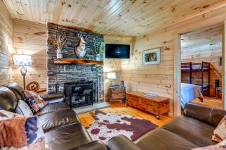 Nantahala Village Cabin with Resort Amenities! - Roundhill - 7