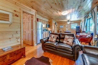 Nantahala Village Cabin with Resort Amenities! - Roundhill - 6