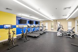 New! Luxury Apt with Pool, Roof Deck, Fitness Center, King Bed - Philadelphia - 8