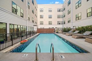 New! Luxury Apt with Pool, Roof Deck, Fitness Center, King Bed - Philadelphia - 0