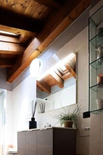 15 min dal centro - Moderno appartamento travato con parcheggio gratuito - 1