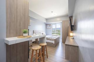 Furnished Designer Studio in Cebu IT Park with Amazing Mountain View, Fast WiFi, Netflix, Pool and More - Cebu City - 7