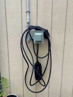 Hot Tub Time Capsule with Waterbed & Jukebox - 9