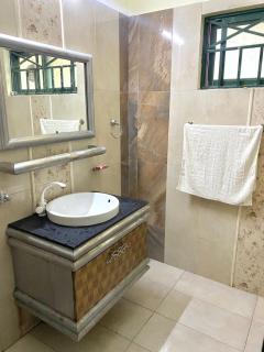 Luxurious Modern Living, F-11, Islamabad - Islamabad - 7