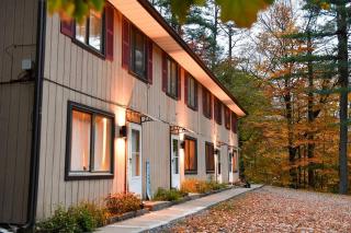 Spa Retreat - Hot Tub & Massage Chair - Middle Grove - 3