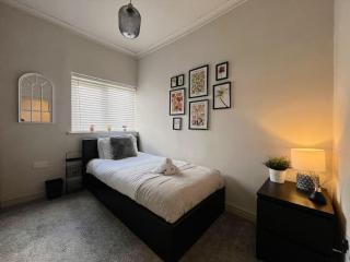 Stylish 2Bed House in the Heart of Wigan - Wigan - 8
