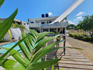 Sandy Bay Paradise Retreat - 7 Bedrooms - Sandy Bay - 3