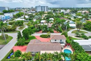 Trendy 1BR 2BA Heated Pool Short Walk to the Beach - Fort Lauderdale - 6