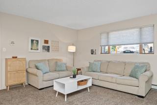 Chic Central Nook - 6