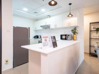Sleek 2 Bed in Sports City - Dubai - 4