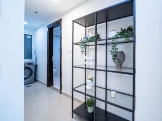 Sleek 2 Bed in Sports City - Dubai - 2