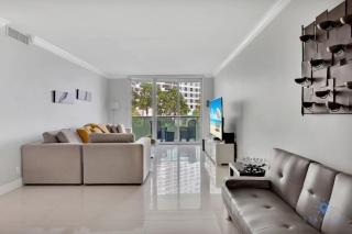Beautiful apartment with pool and gym - Hollywood - 1