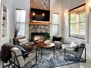 Ultimate Broken Bow Escape- Modern Cabin with Fireplace, Hot Tub & Shuffleboard - 3